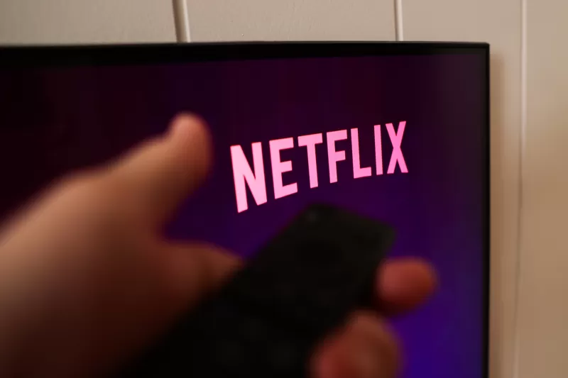 Netflix sagt, dass Kinder sich nicht für Konsolen interessieren. Foto von Jakub Porzycki/Nurphoto über Getty Images.